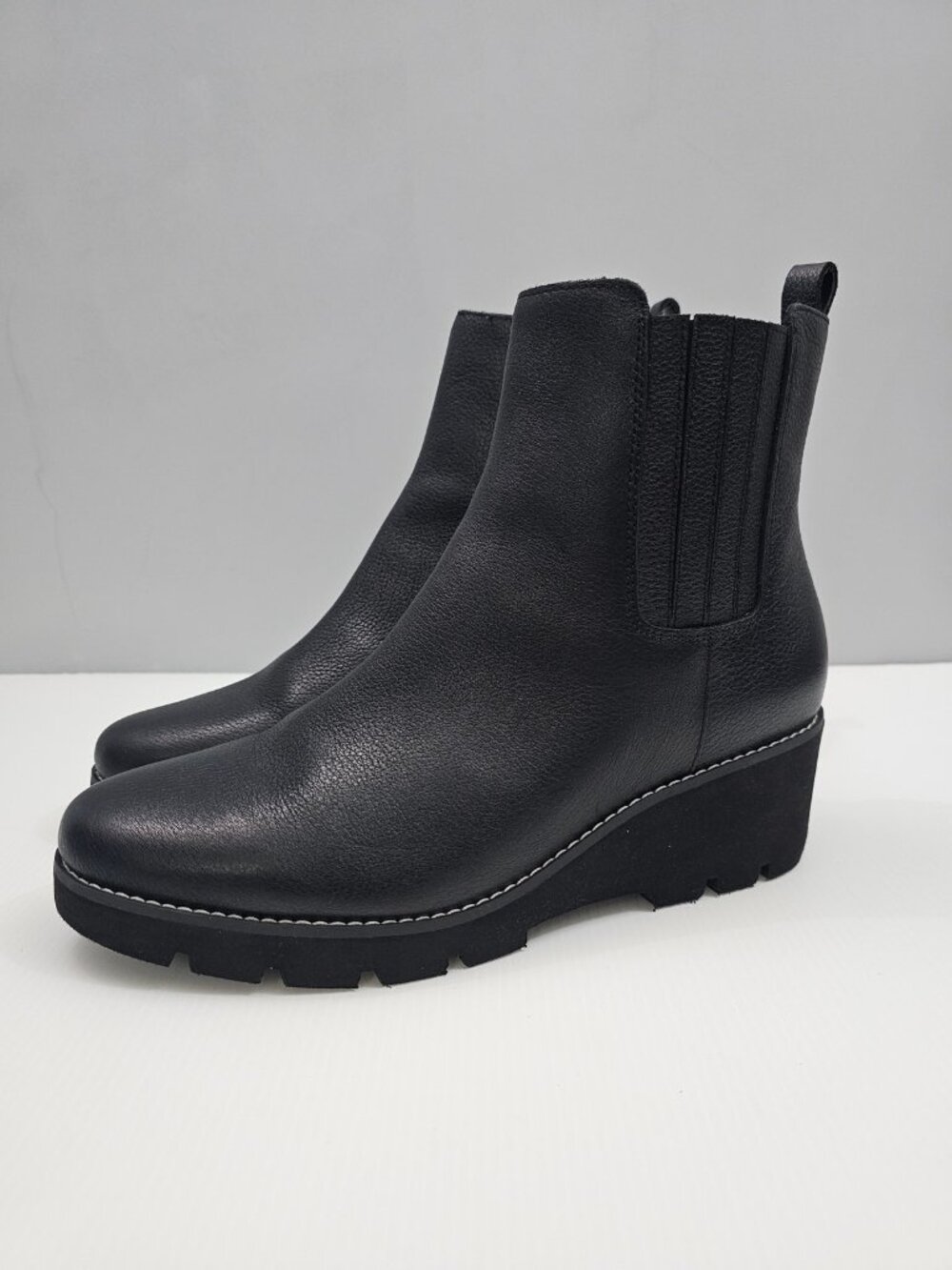 Vionic Aria 2.0 Chelsea Ankle Boot Women 10 Black Leather Wedge Lug Sole Comfort